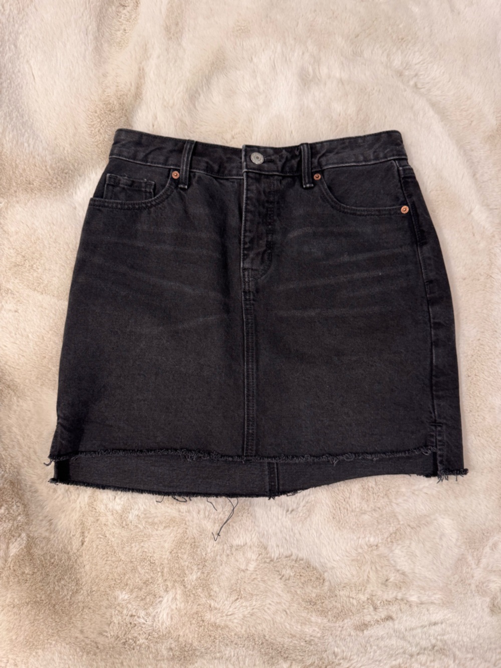 5/25$ Old Navy Black Frayed Hem Denim Mini Skirt Size S